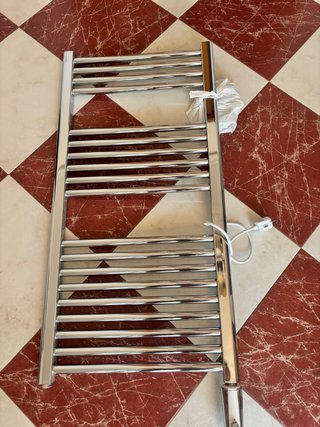 Secatoallas radiador baño casi nuevo