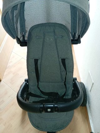 Triciclo Kinderkraft EASYTWIST gris