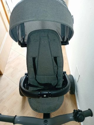 Triciclo Kinderkraft EASYTWIST gris