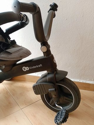 Triciclo Kinderkraft EASYTWIST gris