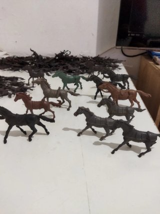 Lote de 110 caballos plástico vintage años 50/70