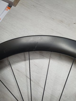 DT Swiss Rueda Delantera Carbono 28" - ARC 1400