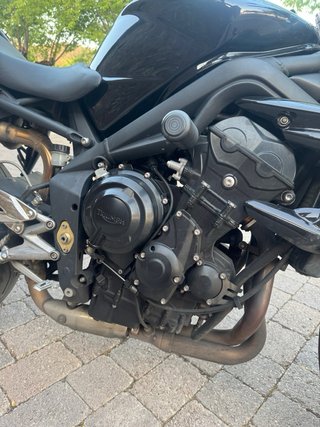 Triumph Street Triple 675 Negra
