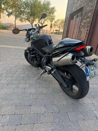 Triumph Street Triple 675 Negra