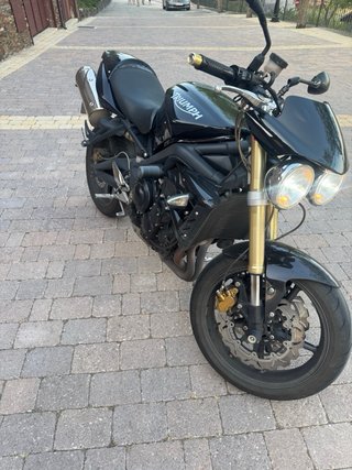 Triumph Street Triple 675 Negra