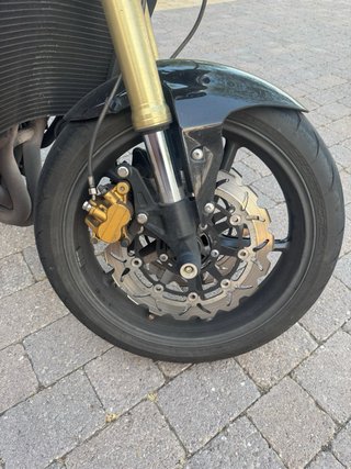 Triumph Street Triple 675 Negra