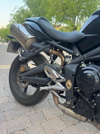 Triumph Street Triple 675 Negra