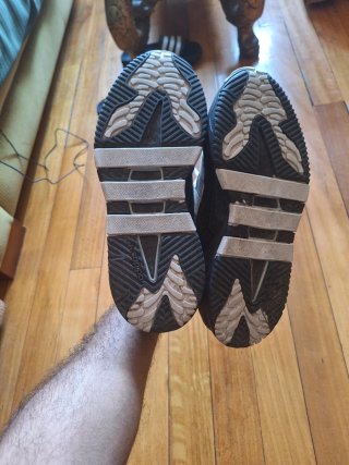 Zapatillas Adidas Sneakers Negras y Blancas