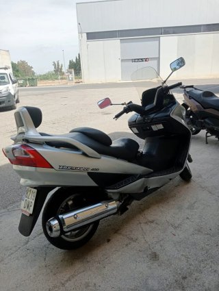 Suzuki Burgman 400cc Maxi Scooter Plata