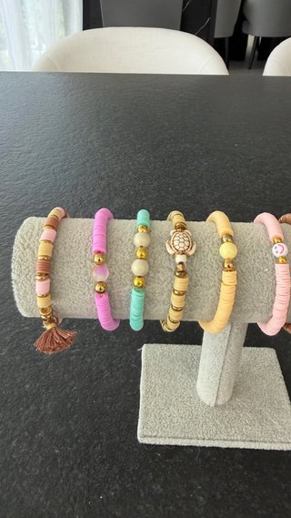 10 Pulseras Hechas a Mano