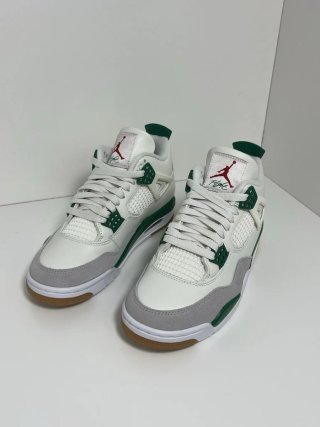 Jordan 4 Retro SB Pine Green Talla 40