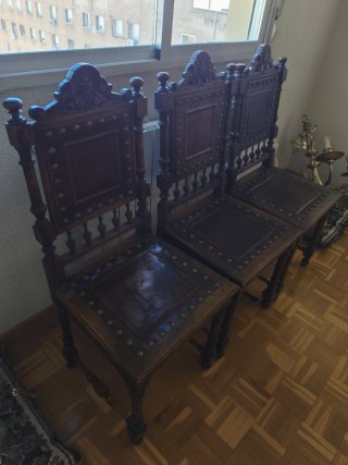 Espectacular conjunto de muebles antiguos tallados