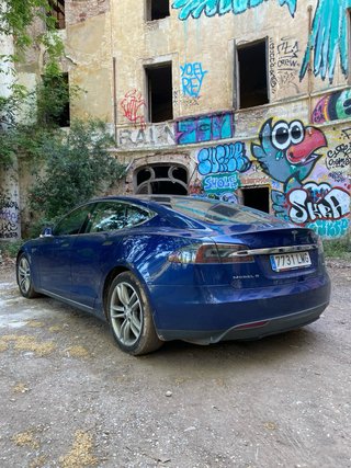 Tesla Model S 2016