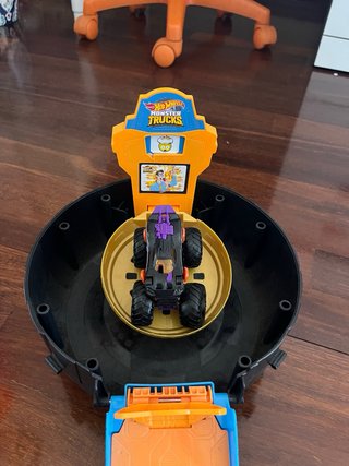 Pista Hot Wheels Monster Trucks