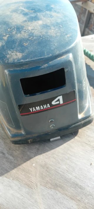 Motor fueraborda Yamaha 4