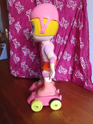 MUÑECO PATINADOR / WE SHENG / FUNCIONANDO / DE PVC