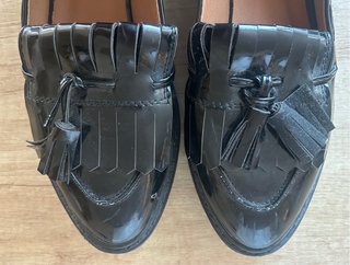 Mocasines negros
