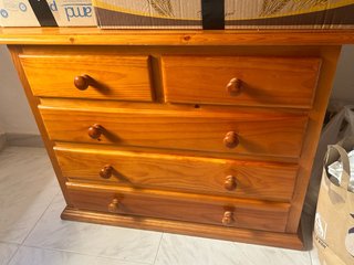 Cómoda de madera maciza