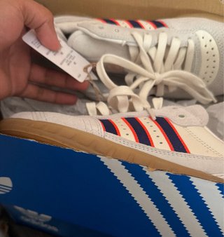 Adidas Handball Top RM (40.5) igual le va a un 41