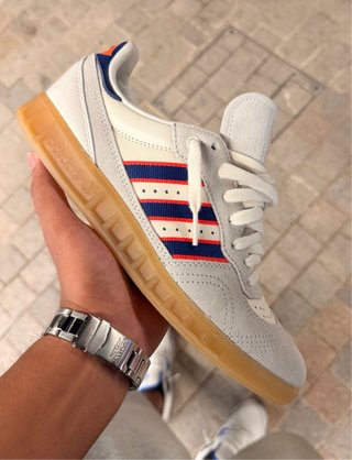 Adidas Handball Top RM (40.5) igual le va a un 41