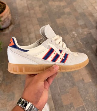 Adidas Handball Top RM (40.5) igual le va a un 41