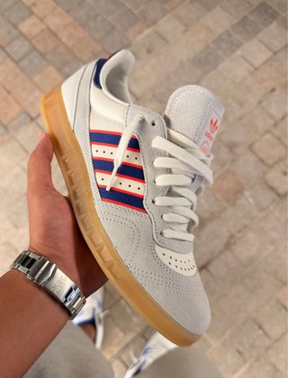 Adidas Handball Top RM (40.5) igual le va a un 41