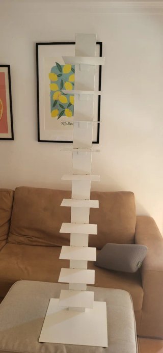 Estantería vertical blanca