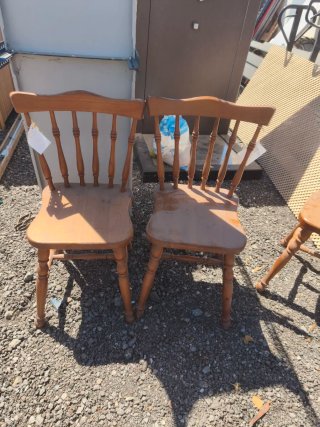 Juego de 2 sillas de madera