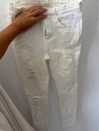 Pantalón vaquero blanco Stradivarius Ripped