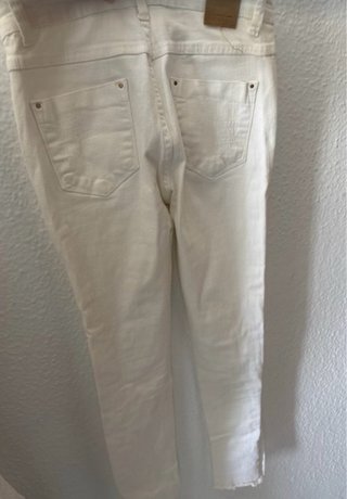 Pantalón vaquero blanco Stradivarius Ripped
