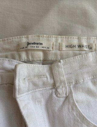 Pantalón vaquero blanco Stradivarius Ripped