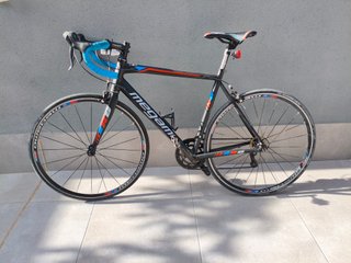 Bicicleta de carretera Megamo