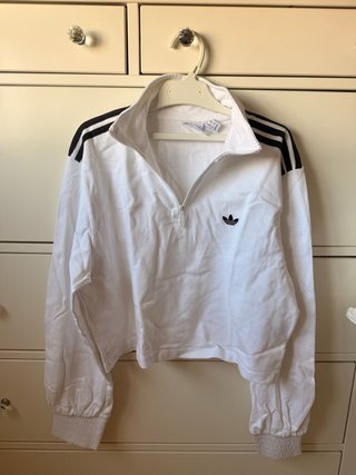 Sudadera Adidas blanca cropped
