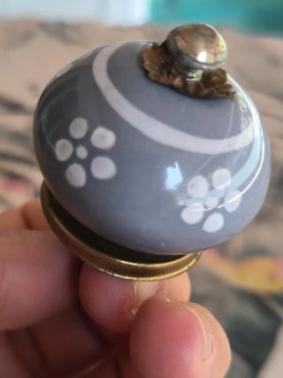 Pomos de cerámica decorados