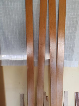 Puerta interior de madera con cristal