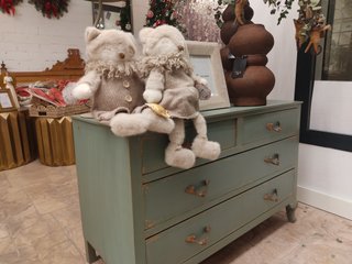 Cómoda antigua de madera
