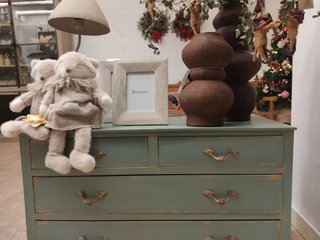 Cómoda antigua de madera