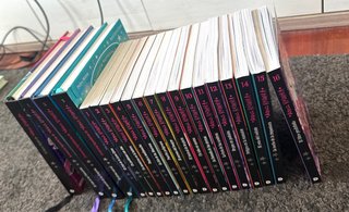 Colección libros prácticamente nuevos Anna Kadabra