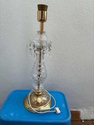 Lámpara de mesa antigua.