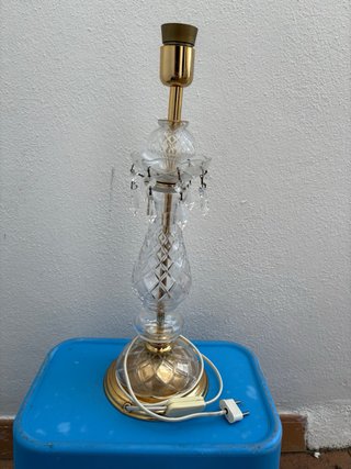 Lámpara de mesa antigua.