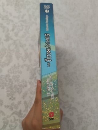 Libro de los futbolisimos número 25. Buen estado.