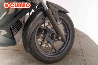 YAMAHA XMAX 250