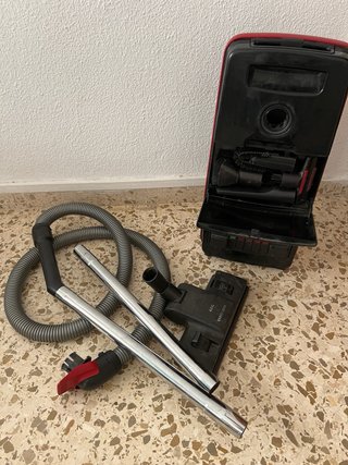 Aspiradora AEG Comfort 1100E con accesorios