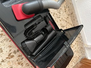 Aspiradora AEG Comfort 1100E con accesorios