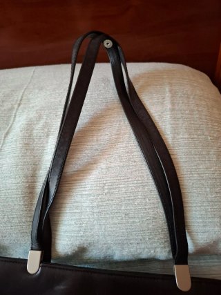 Bolso negro de piel