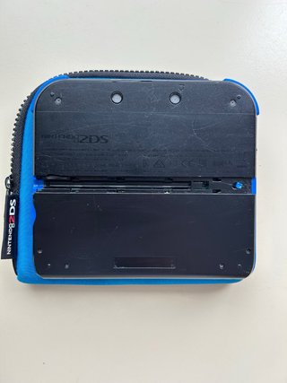 Nintendo 2DS Azul con funda