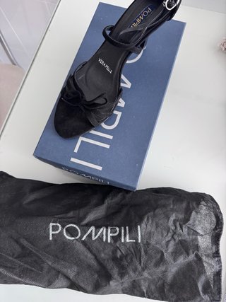 Sandalias tacón bajo terciopelo negro