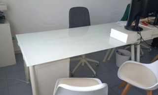 Mesa de oficina cristal y metal