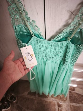 Vestido verde con encaje
