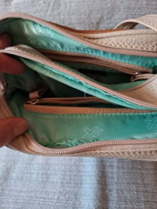 Bolso bandolera beige y marrón